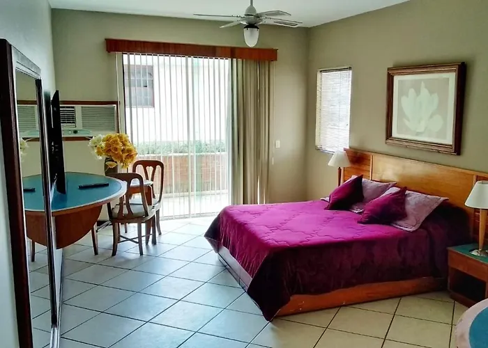 Hotel Dominguez Plaza